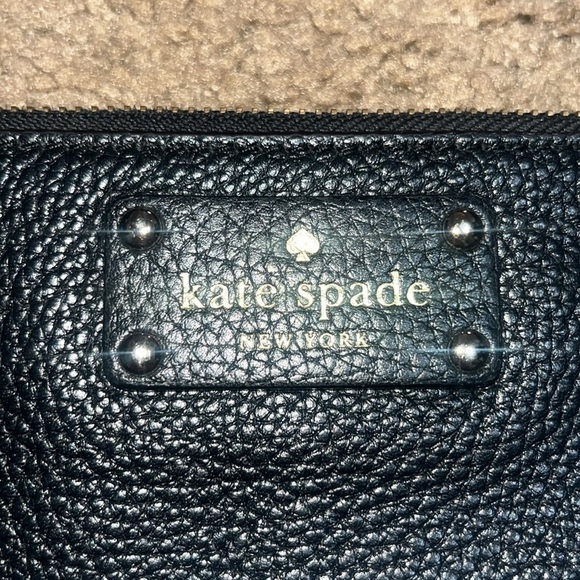 Kate Spade Zippered Chrissy Wristlet Berkshire Road Pebbled Leather Black - Picture 3 of 8
